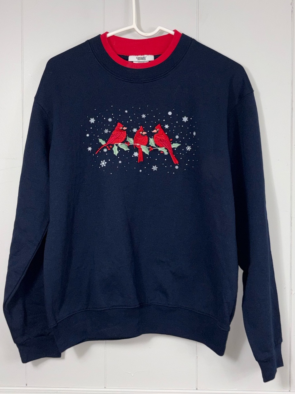 Country Store Vintage Christmas Robins Holiday Birds Blue Crewneck Sweatshirt M